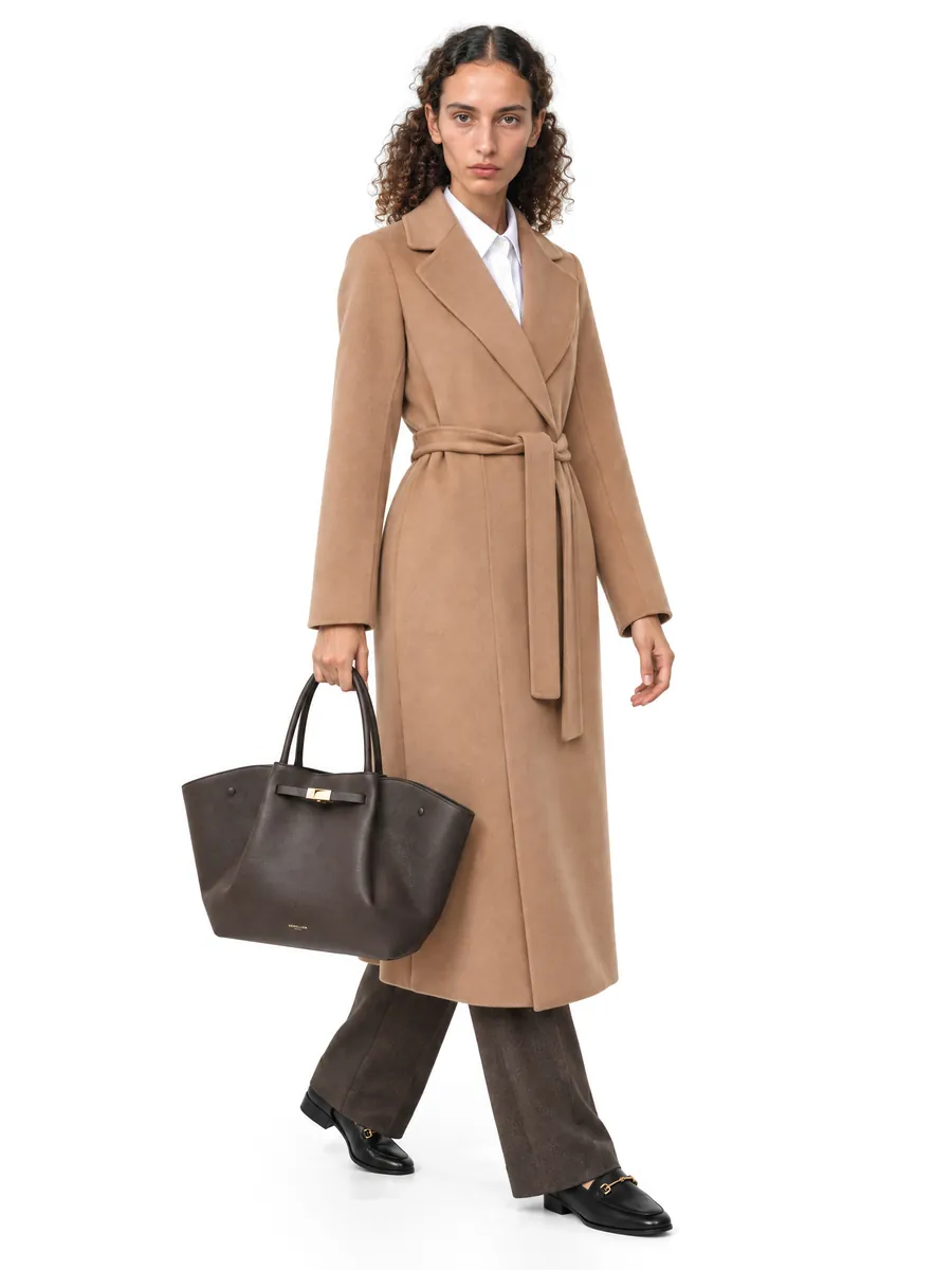 Пальто S Max Mara: три четверти в движении