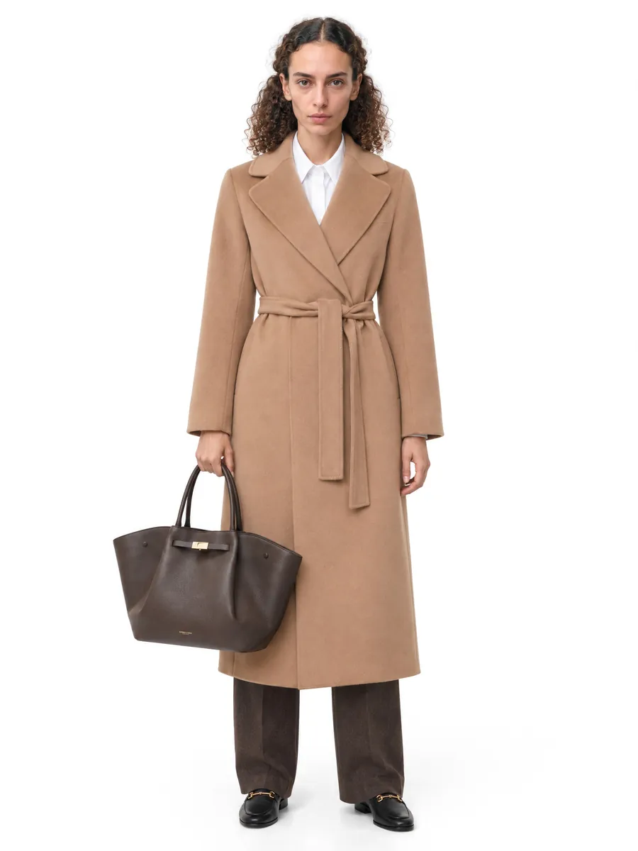 Пальто S Max Mara на модели, кадр 2K